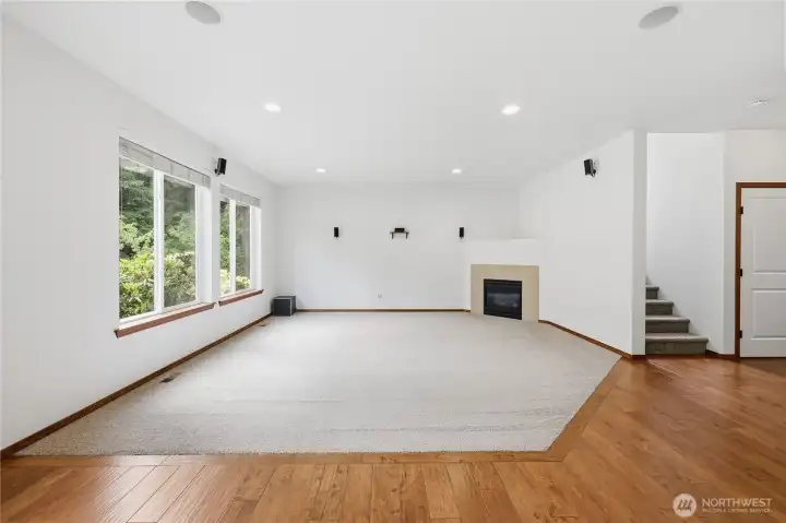 The unstaged living area is huge!