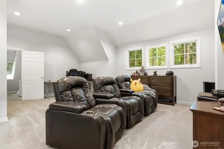 4th bed makes a great media room. 4th bed makes a great media room.