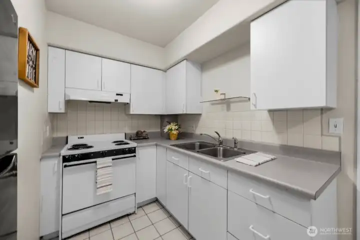 Lower Kitchen Lower Kitchen