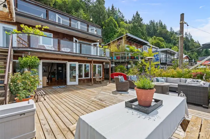 Deck   Main Floor  15 Salmon Beach  Tacoma, WA 98407