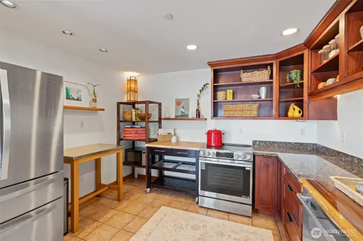 Kitchen and Stove  15 Salmon Beach  Tacoma, WA 98407