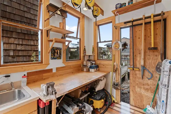 Workshop Out Building    15 Salmon Beach  Tacoma, WA 98407
