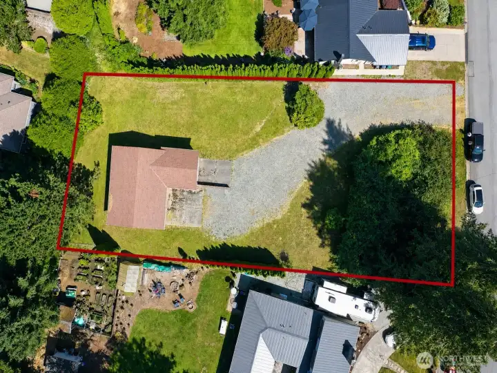 lot showing boundary lines are aproximate