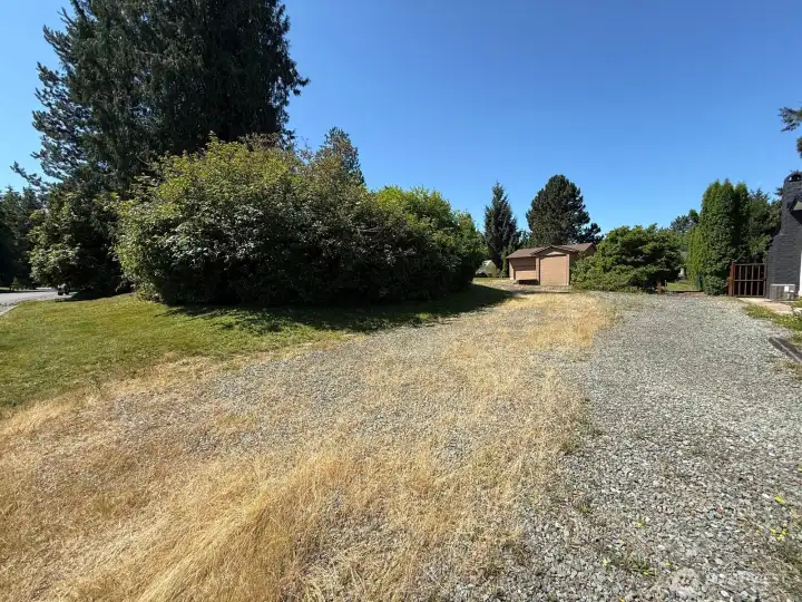 driveway to garage/shop