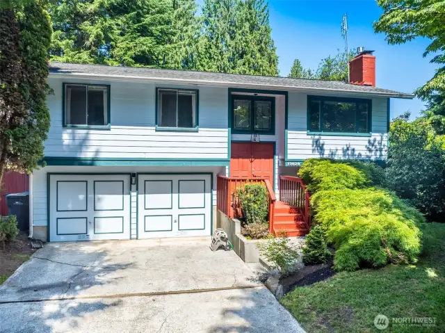 Sweet home in prime North Kirkland/Juanita pocket.