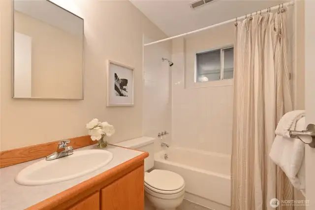 Full bath in lower.