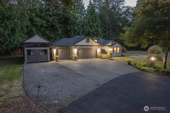 Front of 4 bedroom 2.5 baths on 1.3 acres