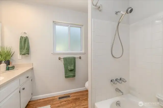 Roomy main bath.
