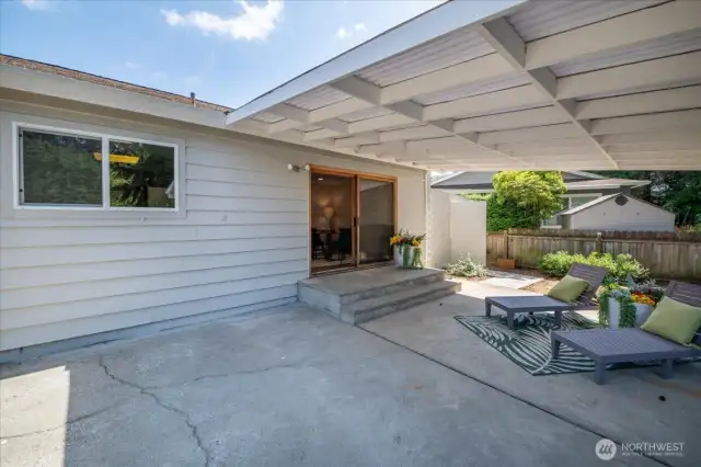 Space to add a hot tub, BBQ kitchen and so much more!