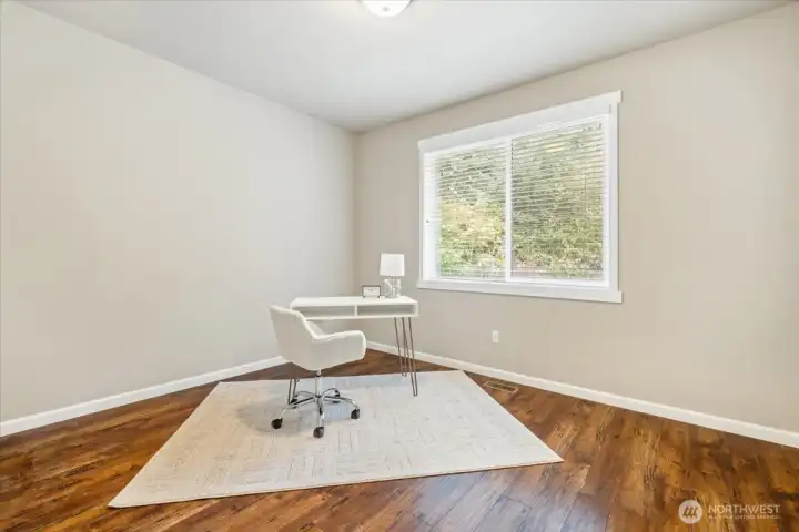 Bedroom 2/Office
