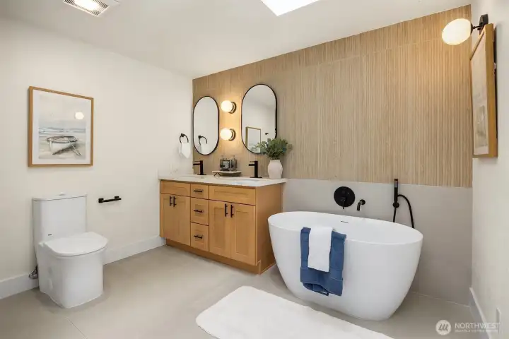 Master bathroom Master bathroom