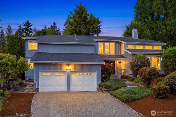 Fantastic 3660sqft two-story home with dream Somerset schools! Fantastic 3660sqft two-story home with dream Somerset schools!