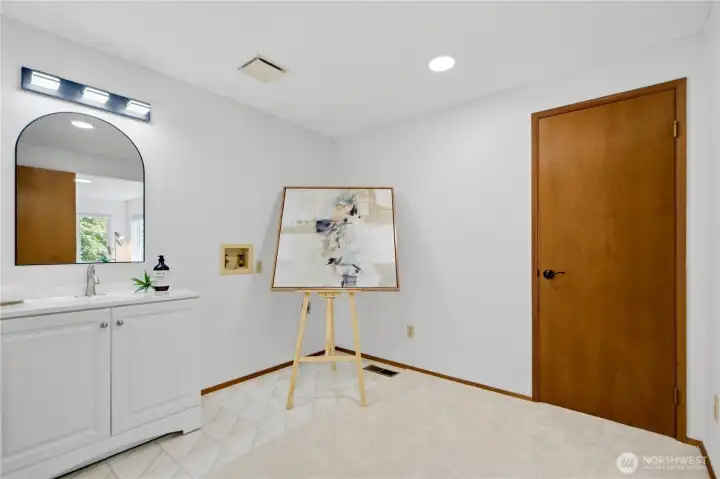 Perfect space for an art studio with easy access to water, or add another bathroom/laundry! Perfect space for an art studio with easy access to water, or add another bathroom/laundry!