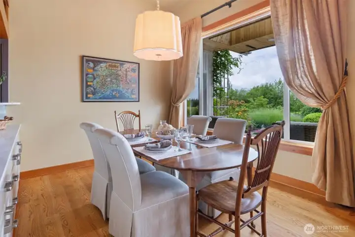 Formal dining Formal dining
