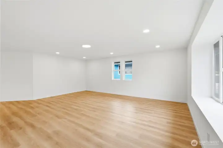 Living room without staging.
