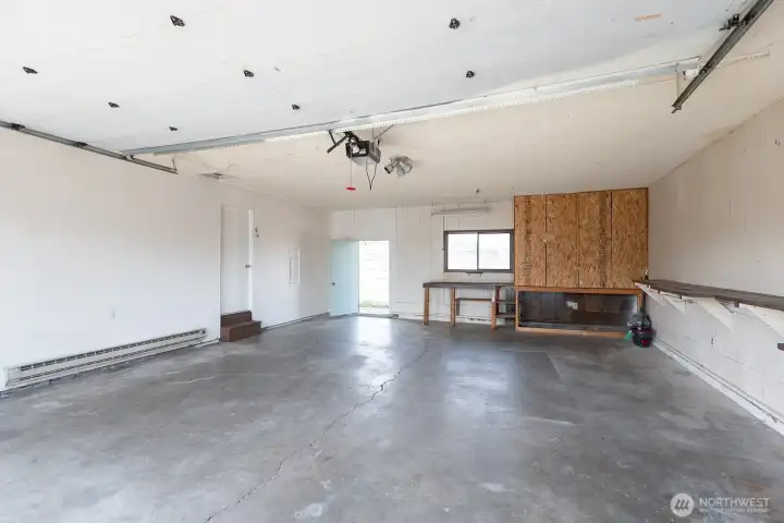 Extra large 2 car garage