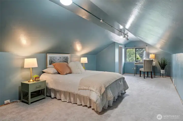 Upper Level, staged as a bedroom and office area