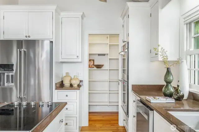Walk-in pantry