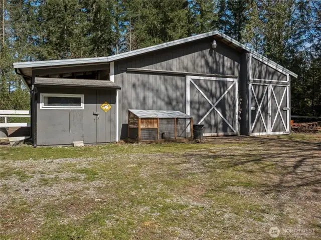 Exterior Barn Pic