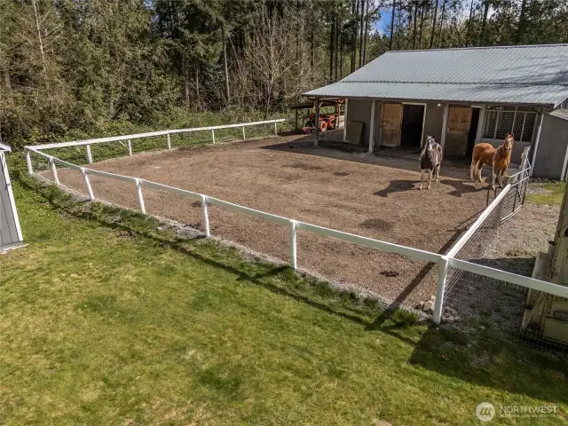 Paddock Connected to Barn