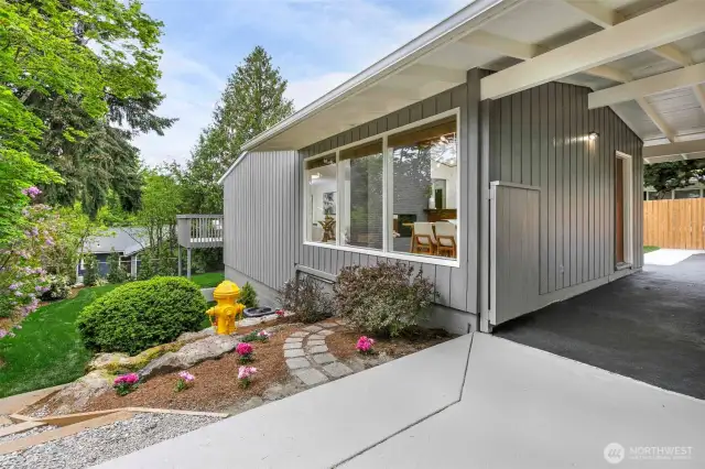 Welcome to this Paul Hayden Kirk Mid-Centruy Modern home.