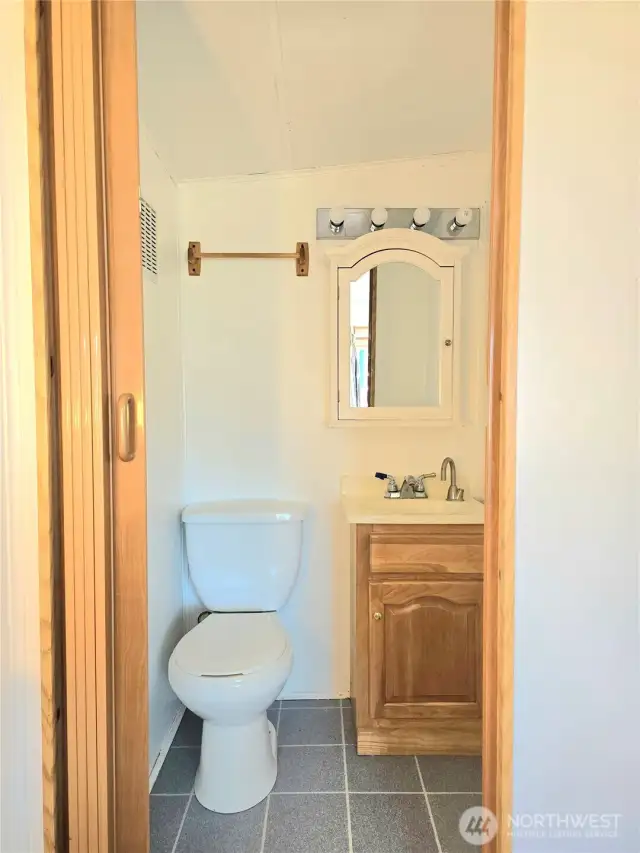 1/2 bath