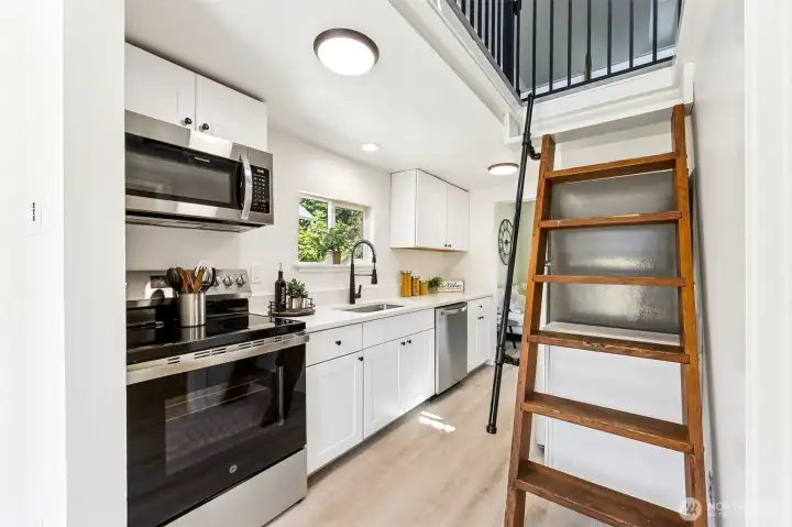 Lofty goals! This unique bedroom is just a climb away.