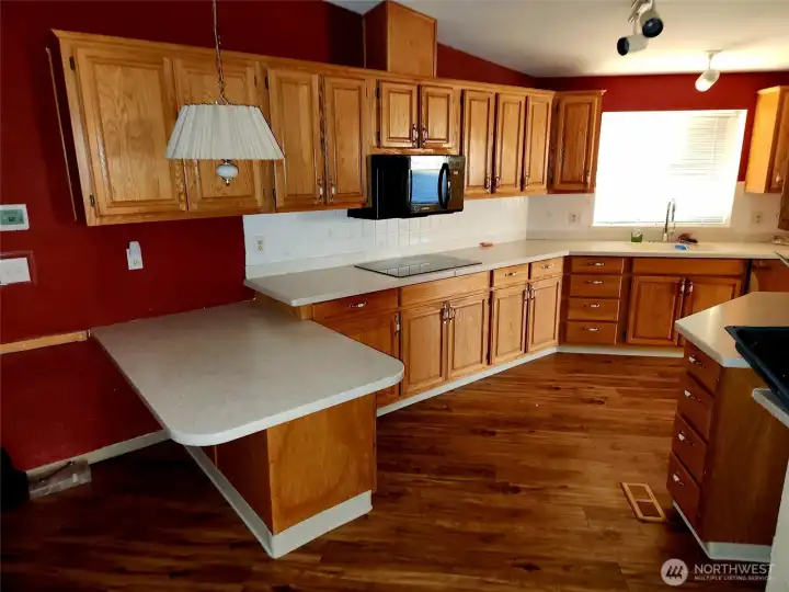 Kitchen eating area
