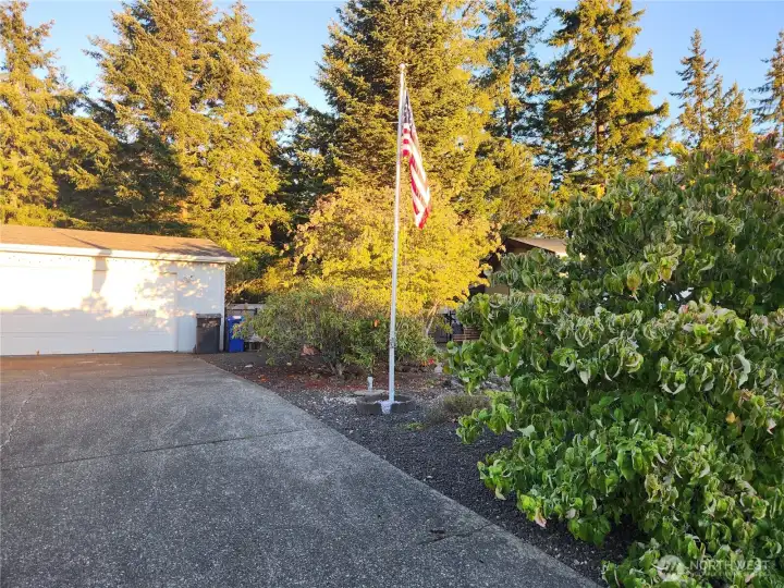 Your own Flagpole