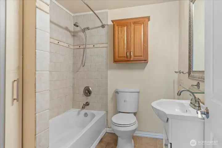 DADU Full Bath