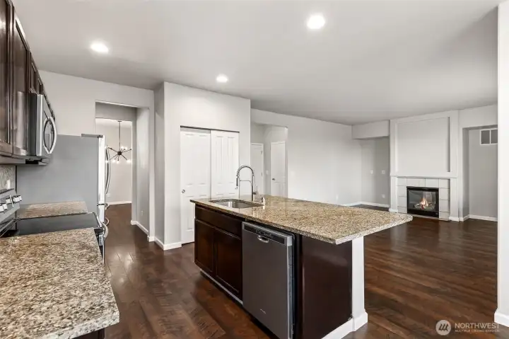 Kitchen with Breakfast Nook & Butler's Pantry