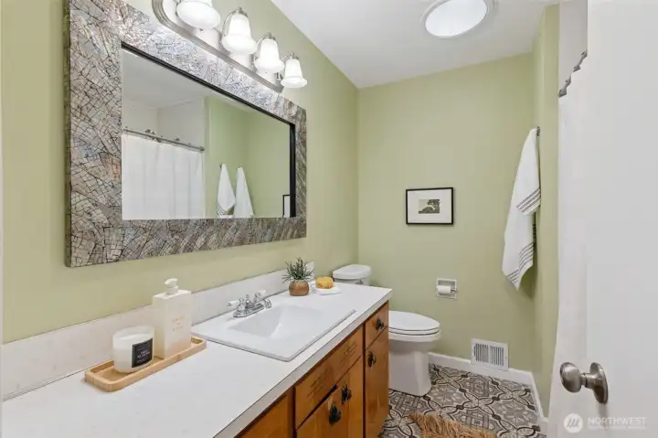 Upstairs Hall FULL bathroom