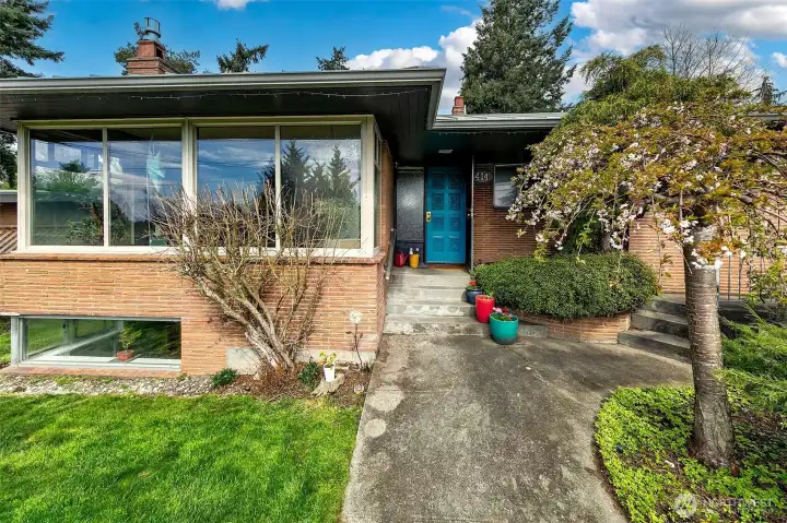 Covered Timeless Entry