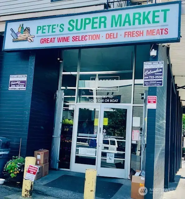 So convenient! Pete's market at end of street