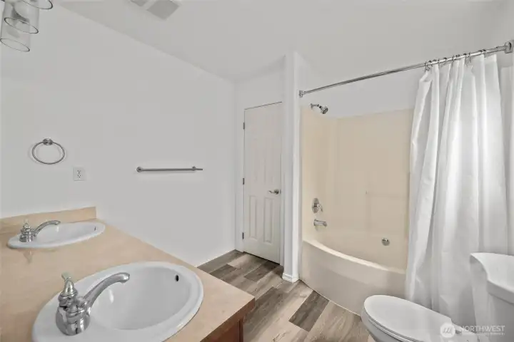 Primary En Suite Bathroom