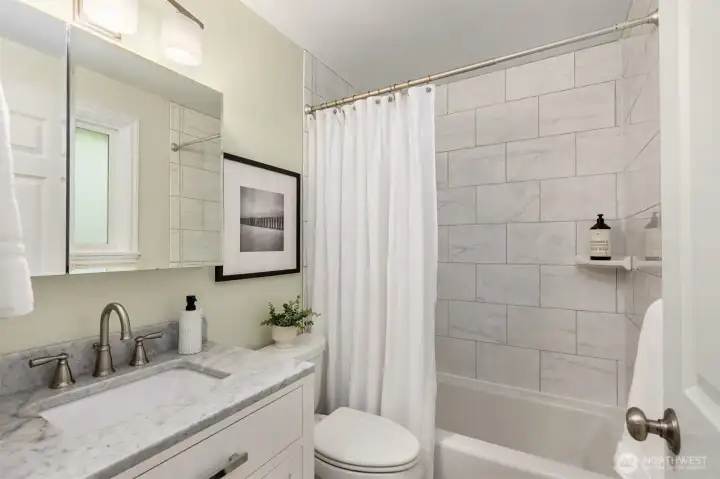 The primary suite includes an ensuite bathroom. The primary suite includes an ensuite bathroom.