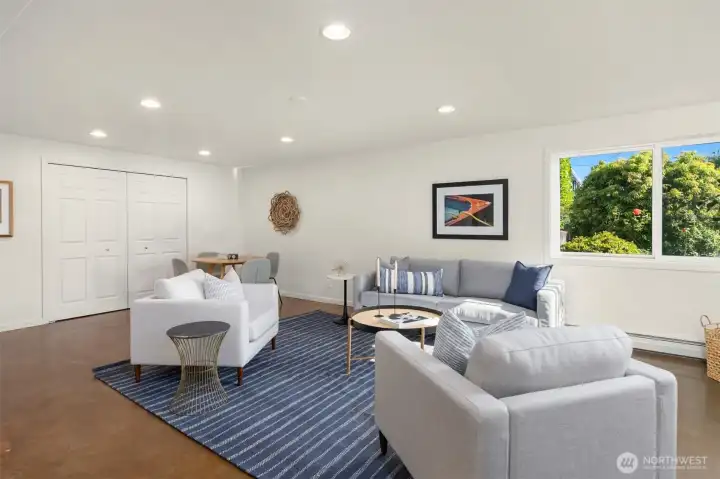 Includes large windows bringing in natural light. Includes large windows bringing in natural light.
