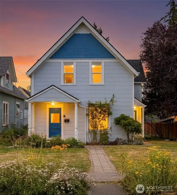 Welcome to 1416 Humboldt St! Located in the heart of the York neighborhood. Welcome to 1416 Humboldt St! Located in the heart of the York neighborhood.
