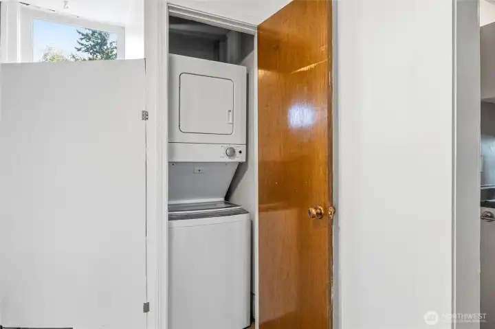 Upstairs washer/dryer unit. Upstairs washer/dryer unit.