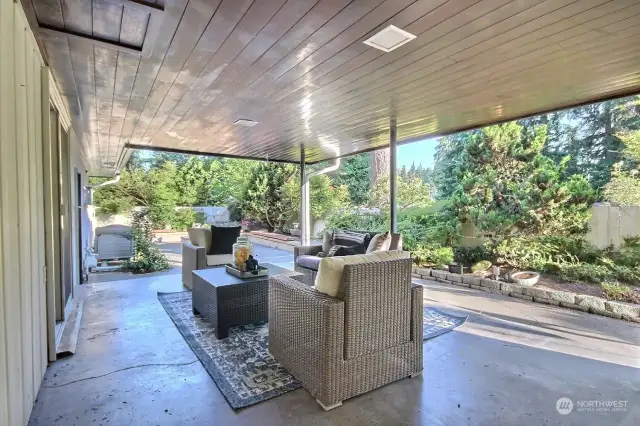 Fantastic covered patio has slider access from both the dining area and the family room for your year round enjoyment.