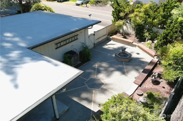 This aerial view shows the size of the courtyard