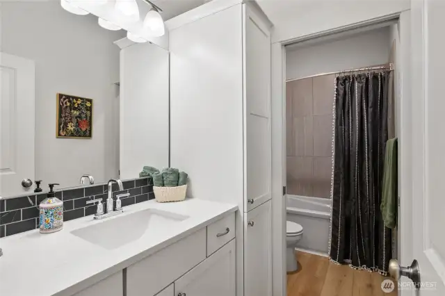 Full sized guest bathroom