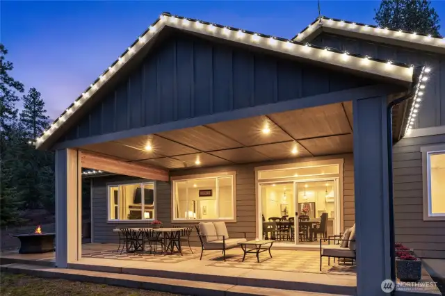 Dine inside or out!