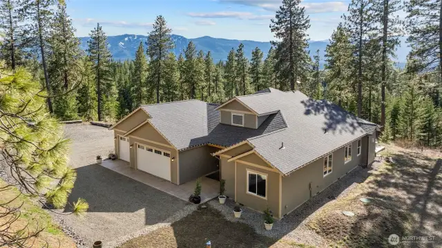 Stunning views of Peoh Point and South Cle Elum Ridge.