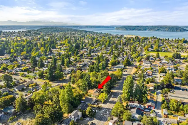 Prime location! This home sits just minutes from the Ruston waterfront, Point Defiance Park, and Proctor District. Enjoy the convenience of dining, shopping, and recreation with the Puget Sound practically at your doorstep.