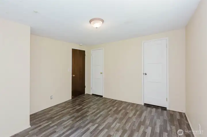 2 closets in bedroom 1