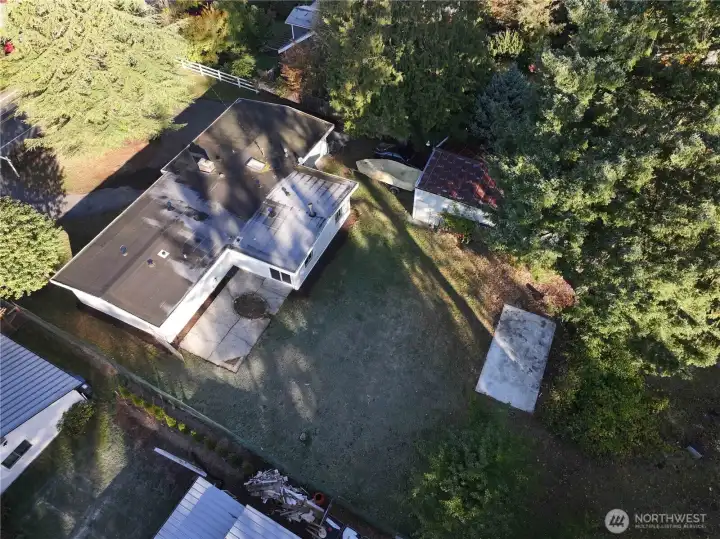 Aerial view from the side - Huge detached shop