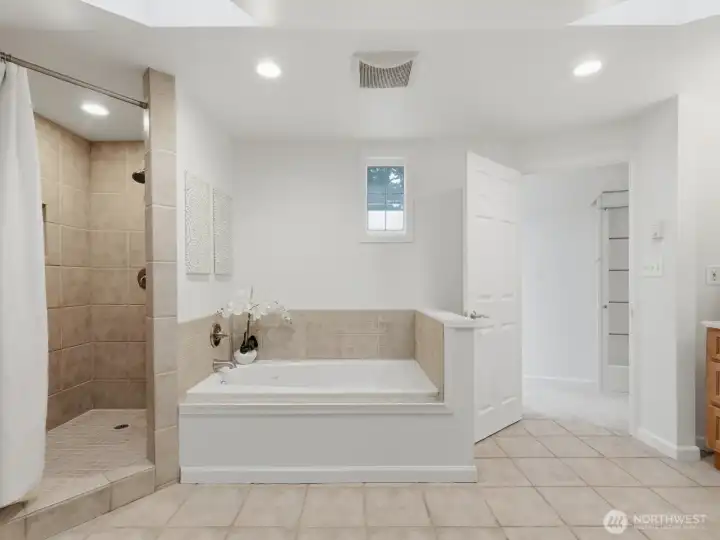 Large five piece bathroom on the upper floor
