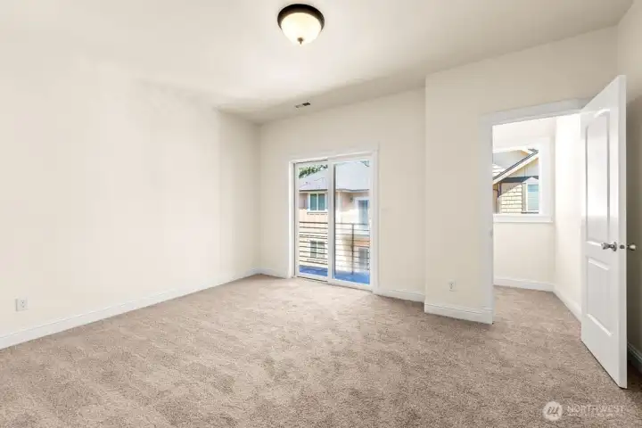 Additional extra large bedroom with walk-in closet and a balcony