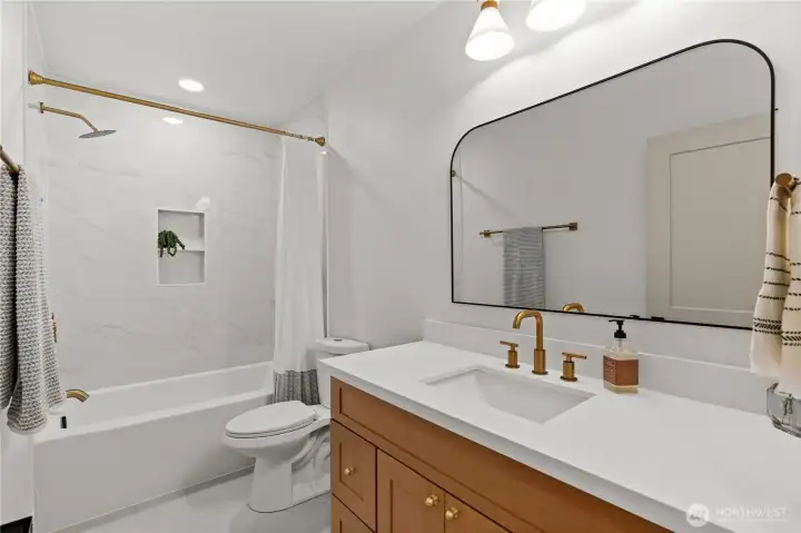 Full Bath on Main